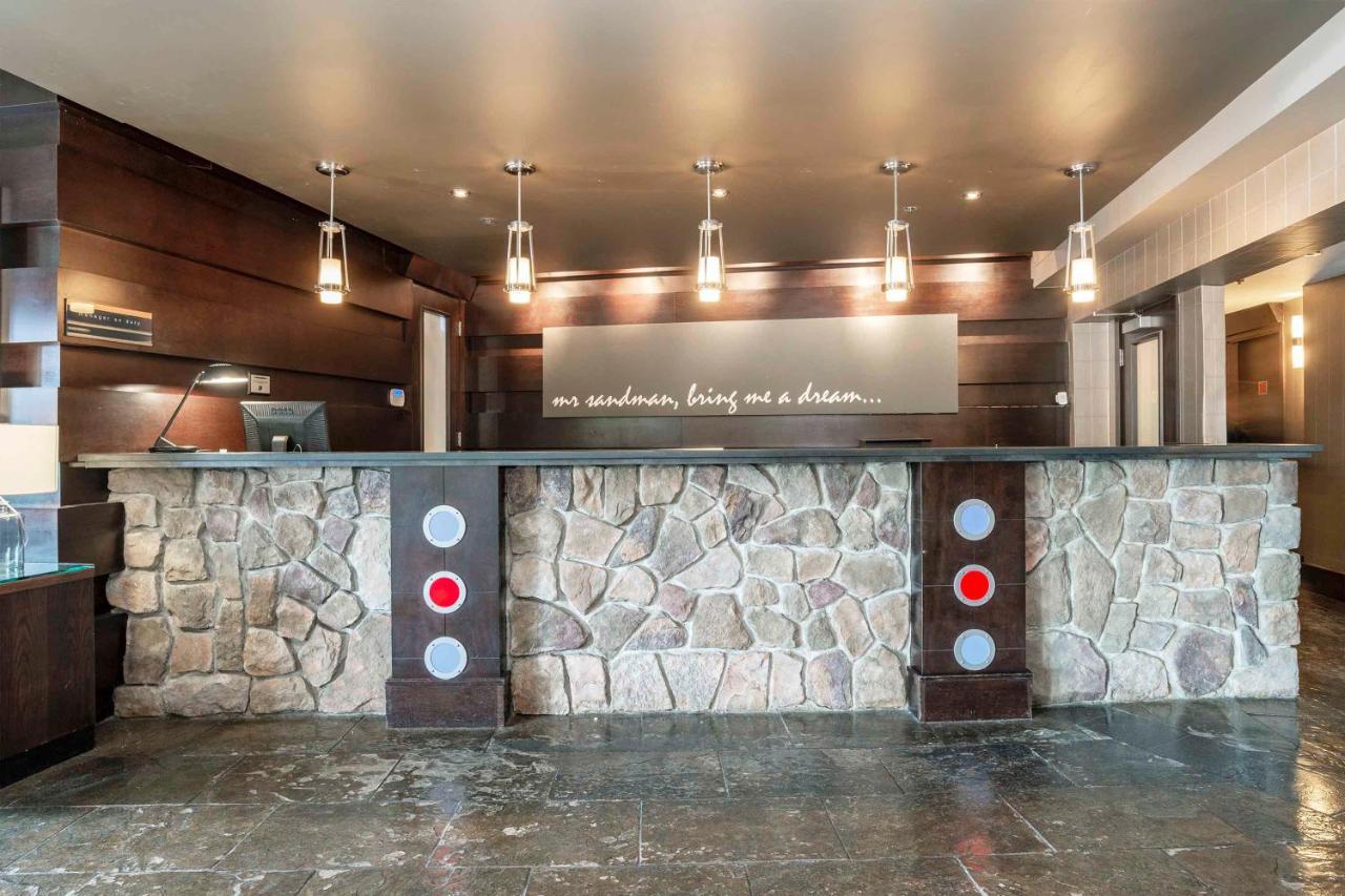 Sandman Hotel & Suites Kelowna Exterior foto
